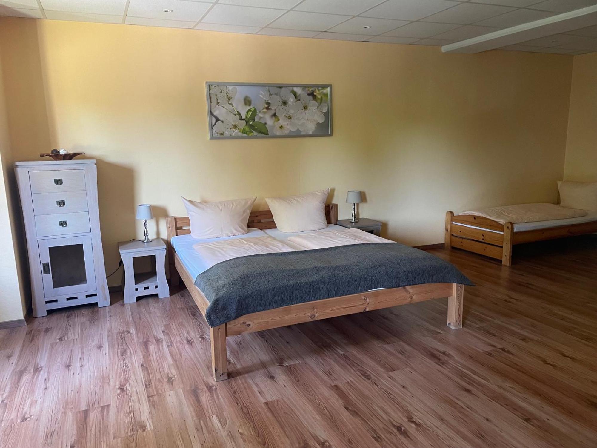Hotel Rabenstein Raben Steinfeld Екстериор снимка