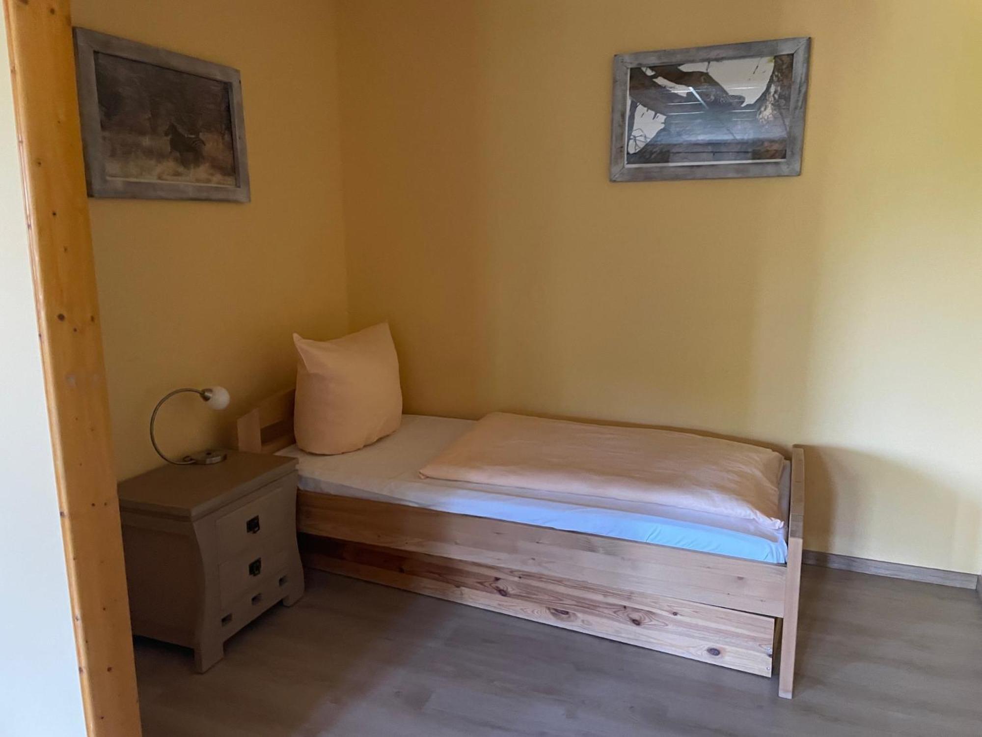 Hotel Rabenstein Raben Steinfeld Екстериор снимка