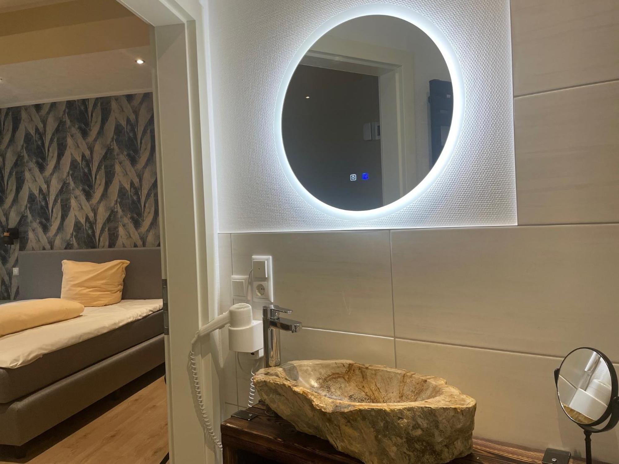 Hotel Rabenstein Raben Steinfeld Екстериор снимка