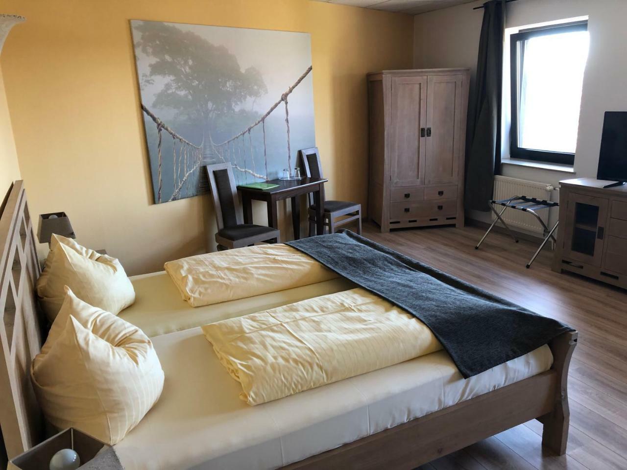 Hotel Rabenstein Raben Steinfeld Екстериор снимка